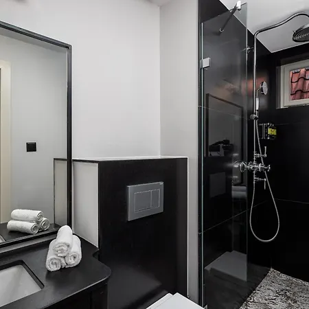 The Bridge By Little King Hotel apartamentowy Praga