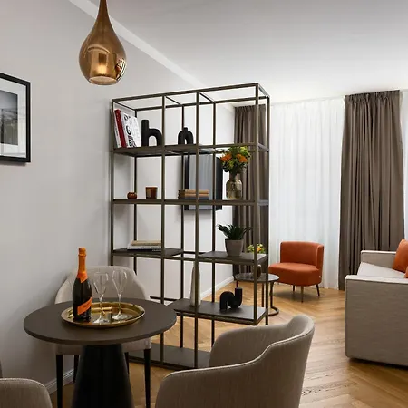 The Bridge By Little King Hotel apartamentowy