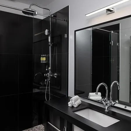 The Bridge By Little King Hotel apartamentowy 4*