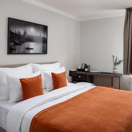 The Bridge By Little King Apartmanhotel 4*