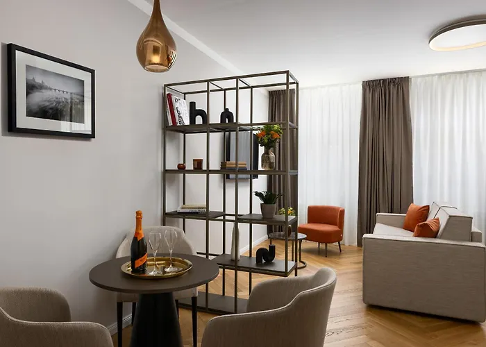 The Bridge By Little King Hotel apartamentowy
