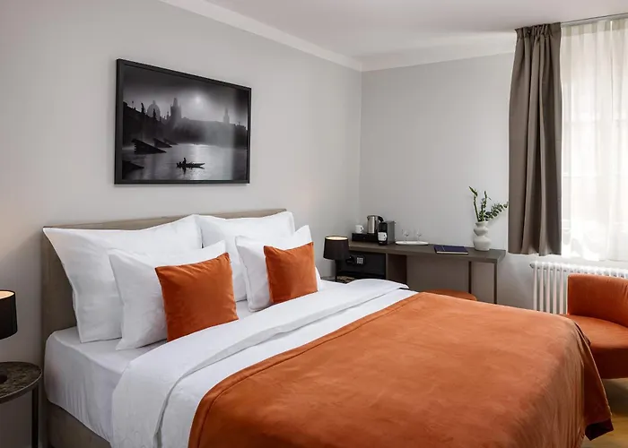 The Bridge By Little King Hotel apartamentowy 4*