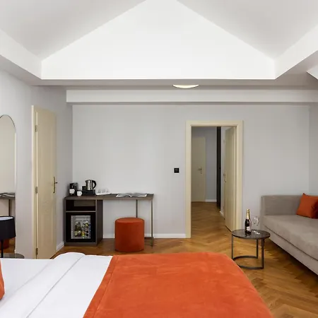 The Bridge By Little King Πράγα