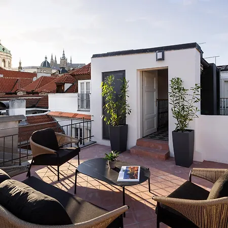 The Bridge By Little King Aparthotel Praag